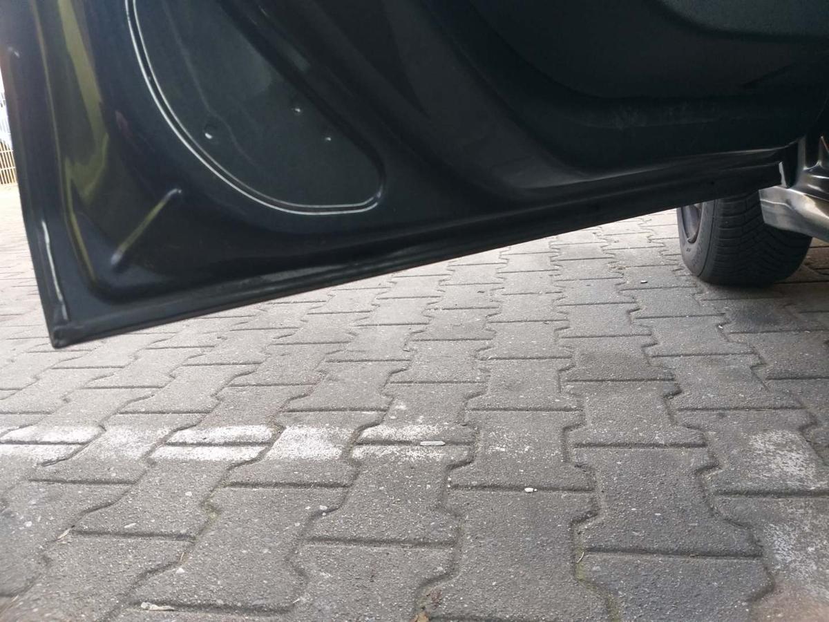 Peugeot 208 original T&uuml;r vorn links KTP Grau Shark 5-T&uuml;rer Rohbau Bj.2015